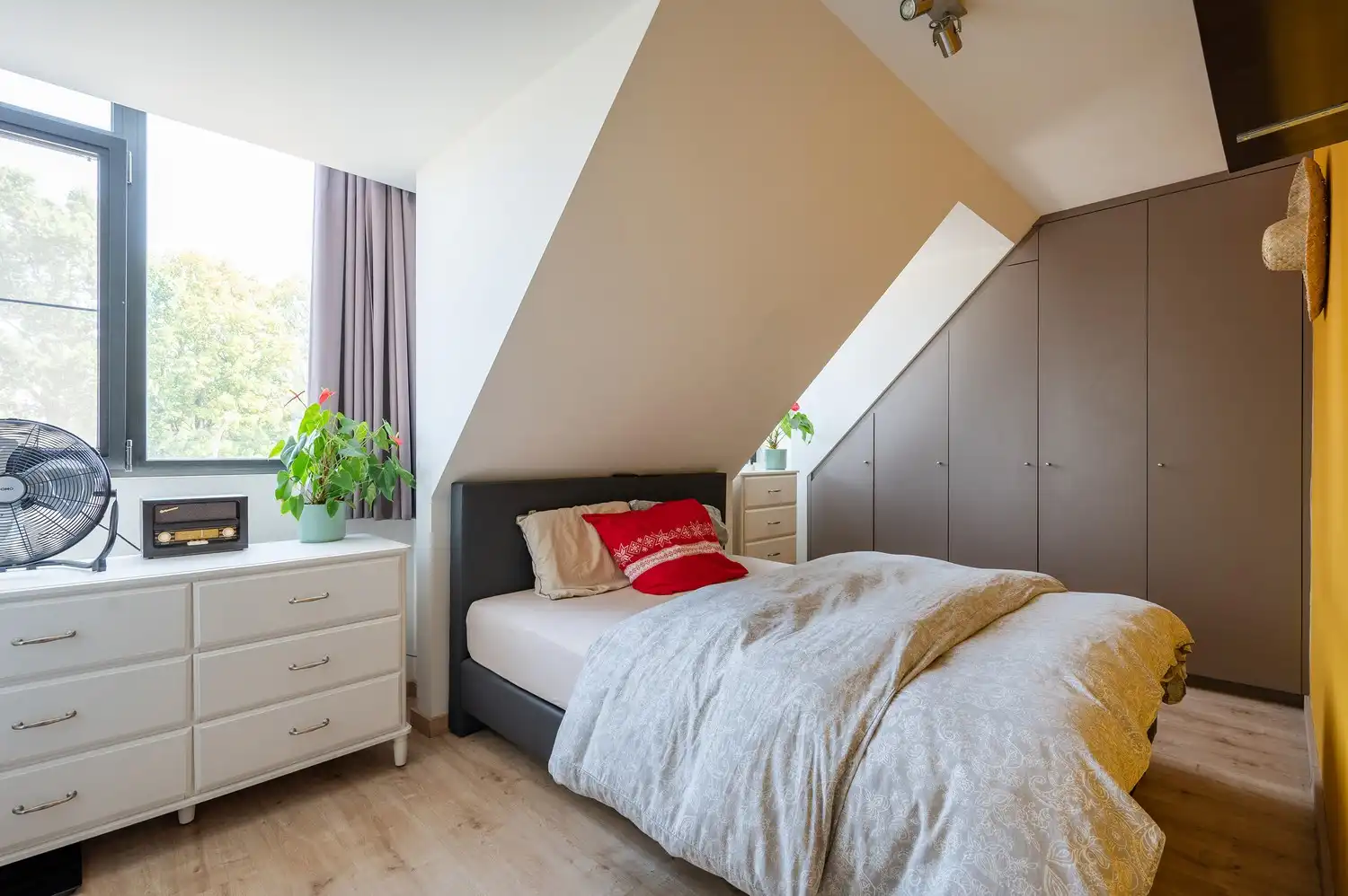 INSTAPKLAAR APP MET RUIM TERRAS 20m2 TE CENTRUM BERLAAR foto 12