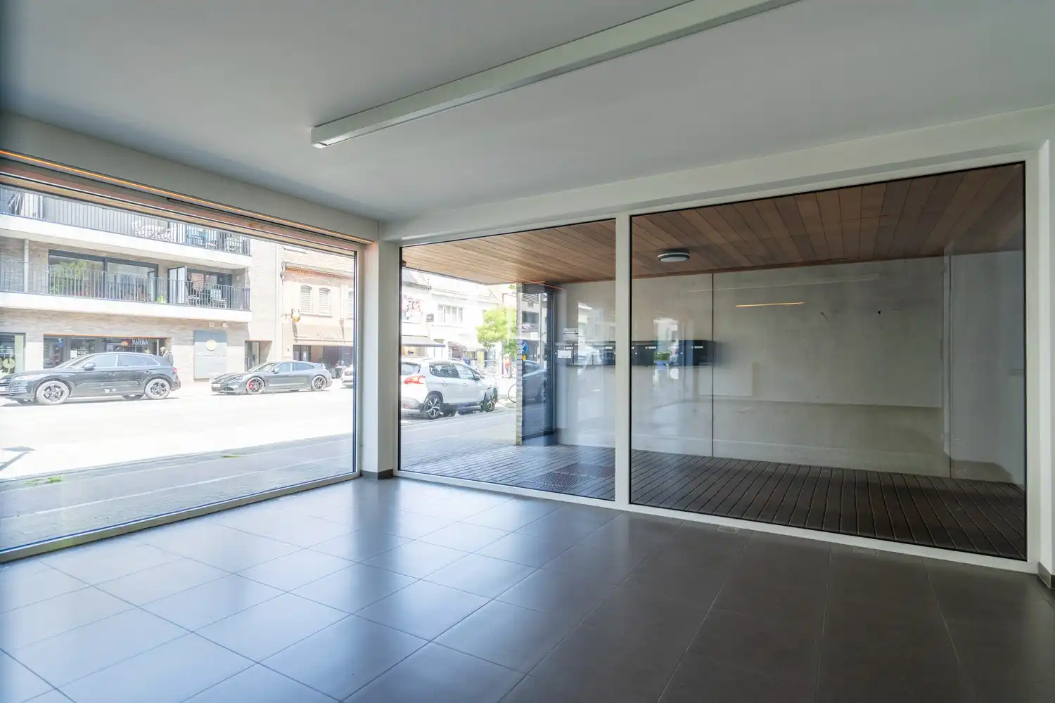 VEELZIJDIGE HANDELSRUIMTE foto 2