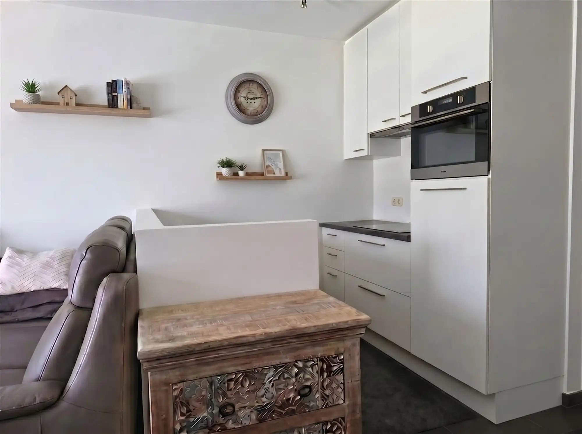 Recent appartement met 2 slaapkamers en terras.  foto 6