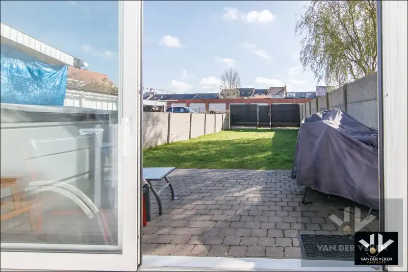 Volledig gerenoveerde en instapklare woning met gezellige stadstuin foto 19