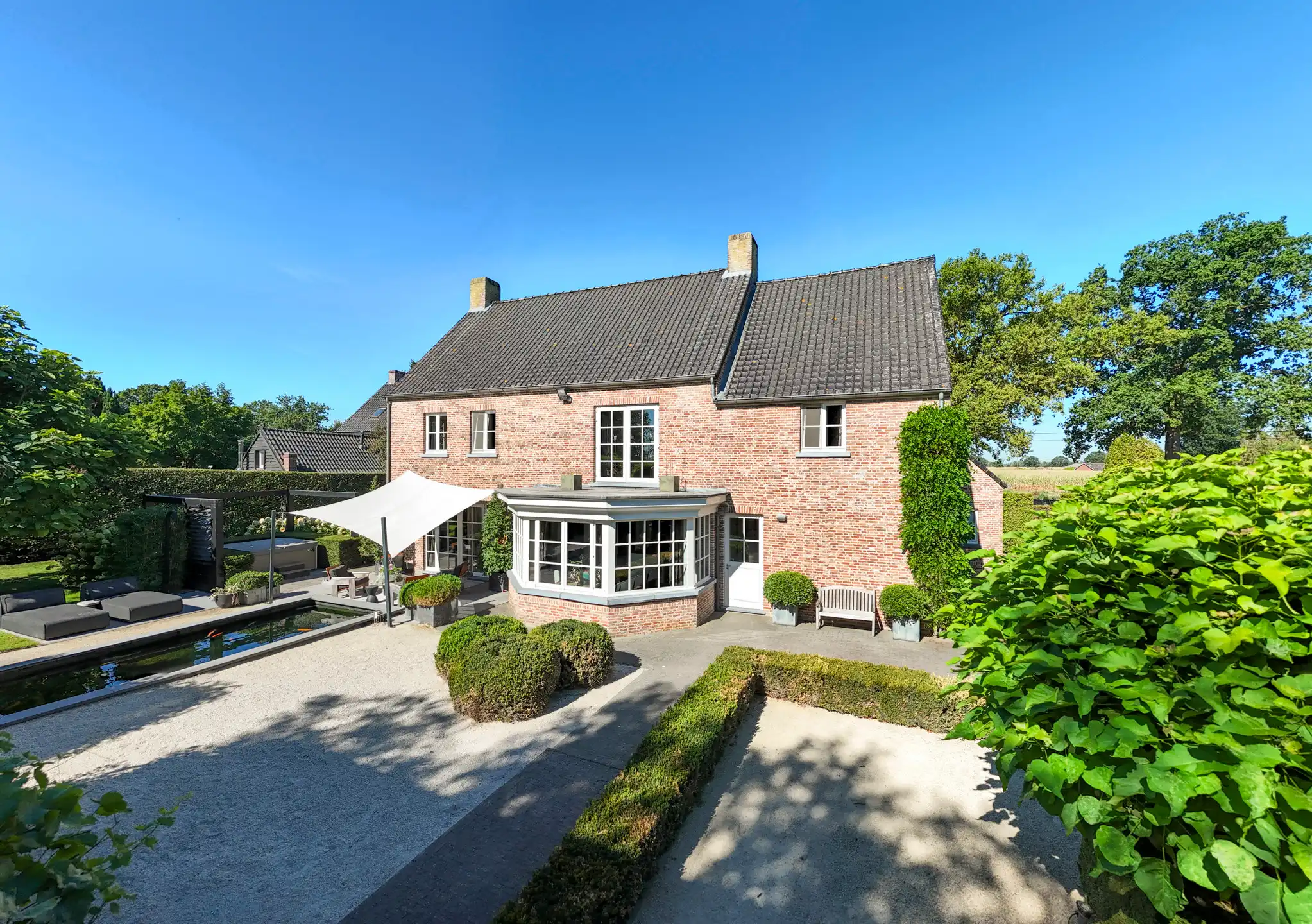 Luxe  villa met een oppervlakte van 475m²  op 1.383m² grond. foto 38