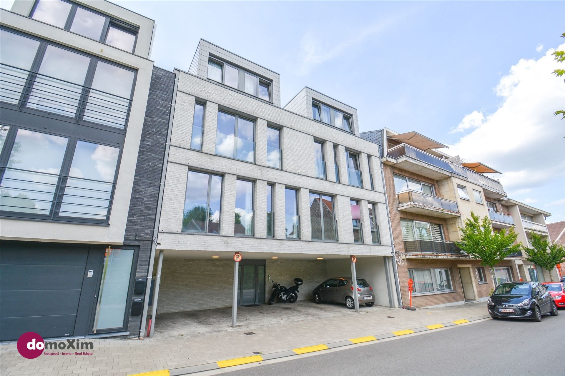 Energiezuinig gelijkvloers appartement met parkeerplaats op wandelafstand van het centrum van Wemmel foto {{pictureIndex}}