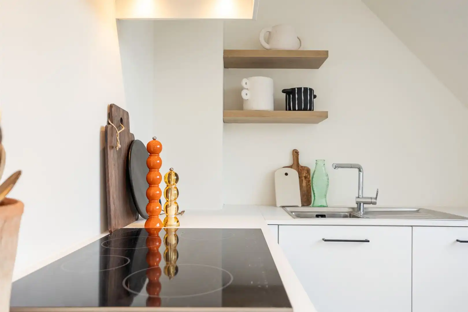 Prachtig dakappartement met 2 ruime slaapkamers te Schoonbroek.  foto 3