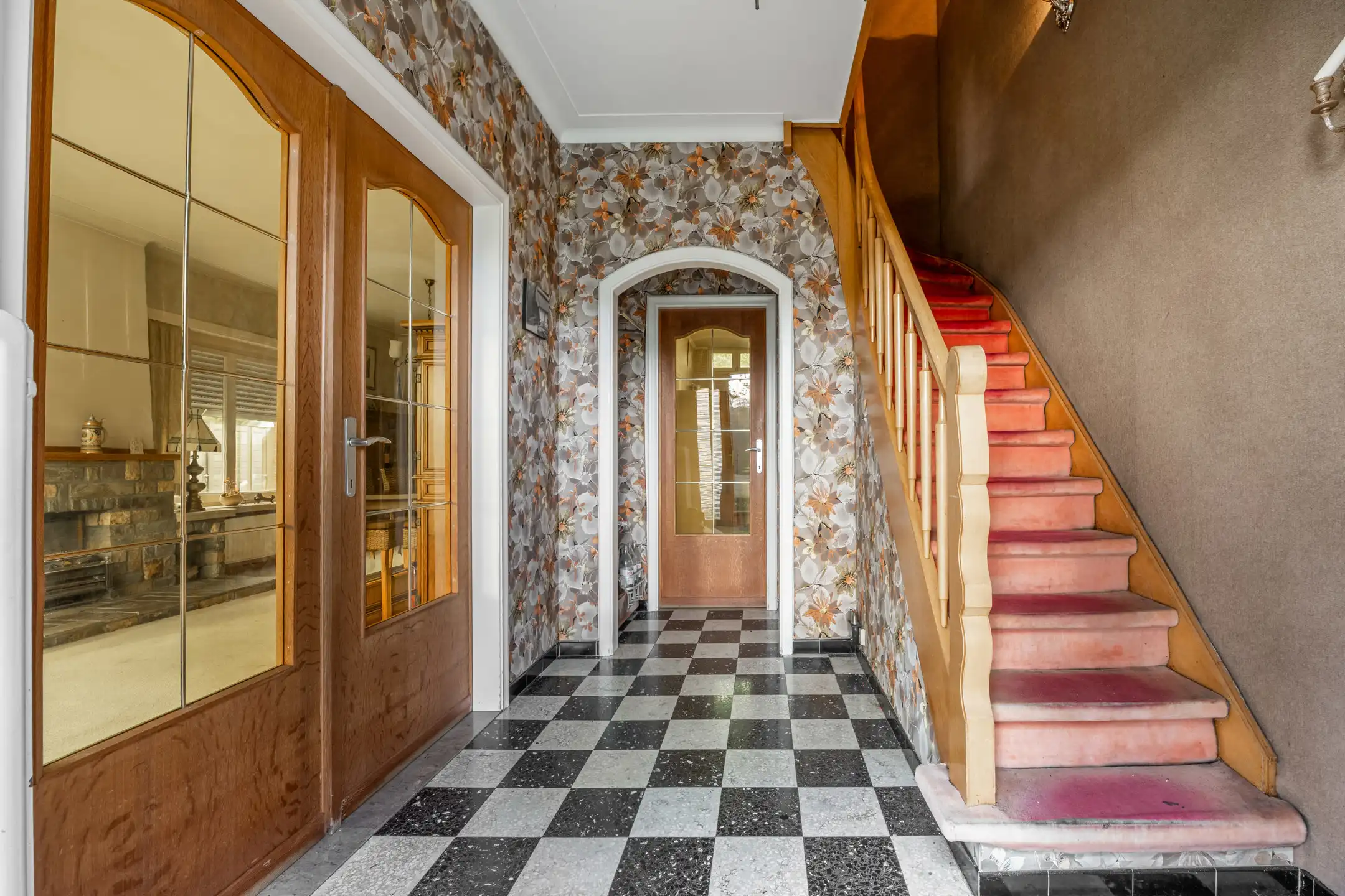 Halfopen woning met renovatiepotentieel te 's-Gravenwezel foto 4