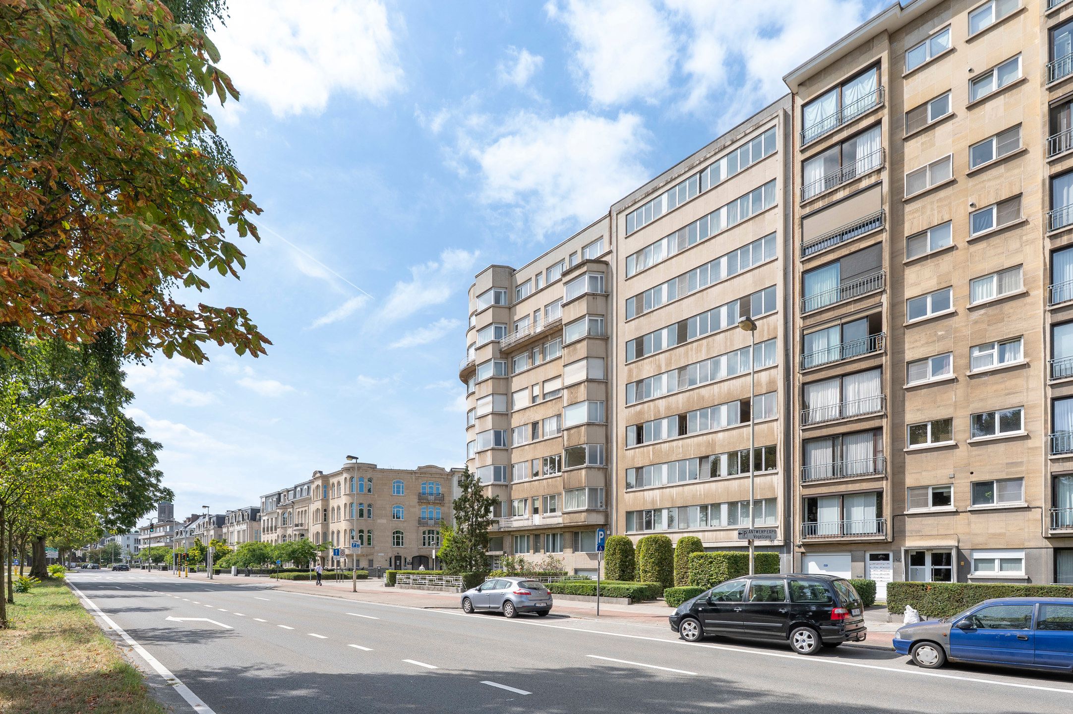 ANTWERPEN - Instapklaar drie slaapkamer appartement foto 13