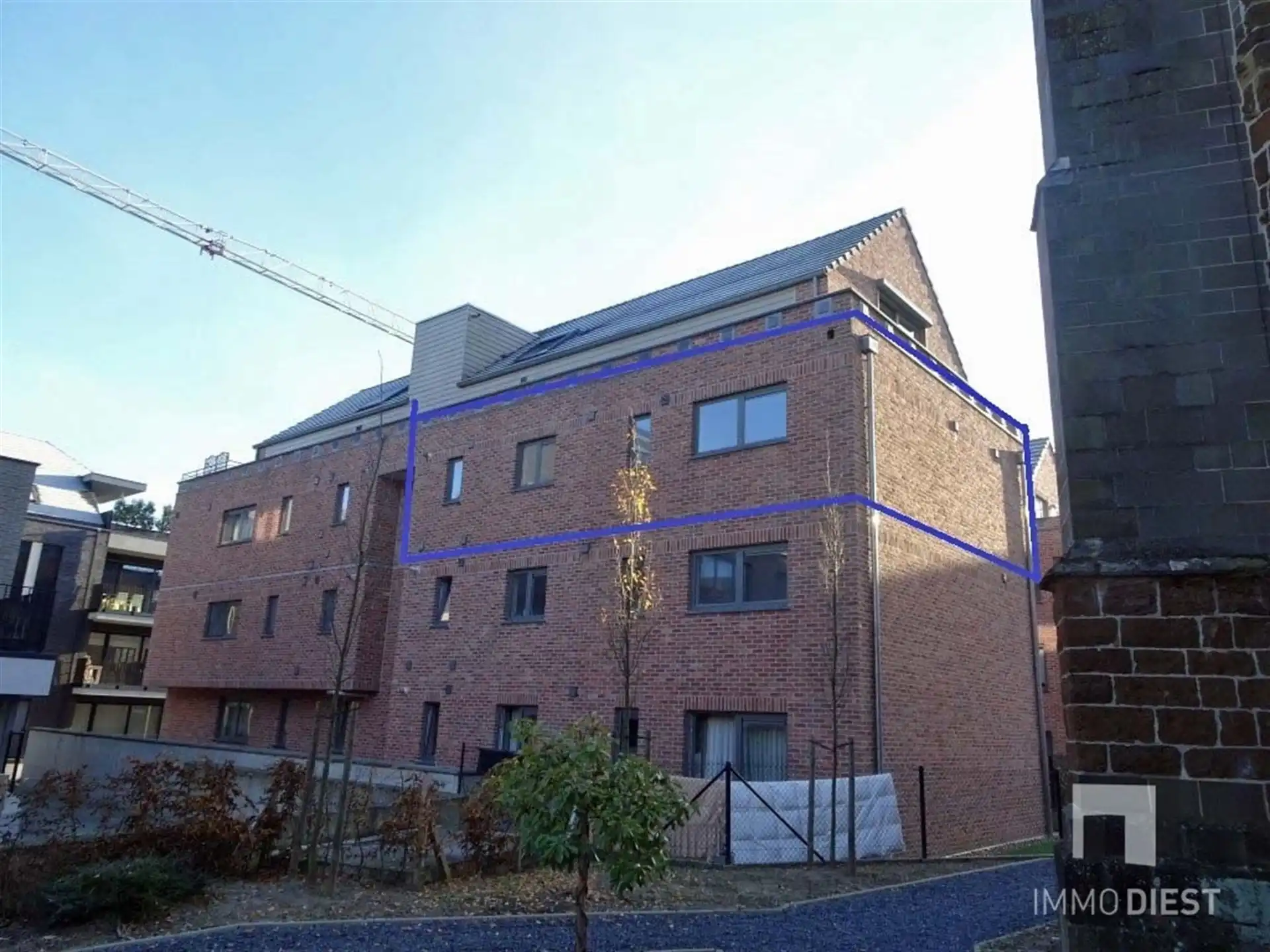 Prachtig ruim appartement met veel lichtinval bestaande uit twee slaapkamers, terras, ondergrondse staanplaats in het centrum van Halen. foto 4