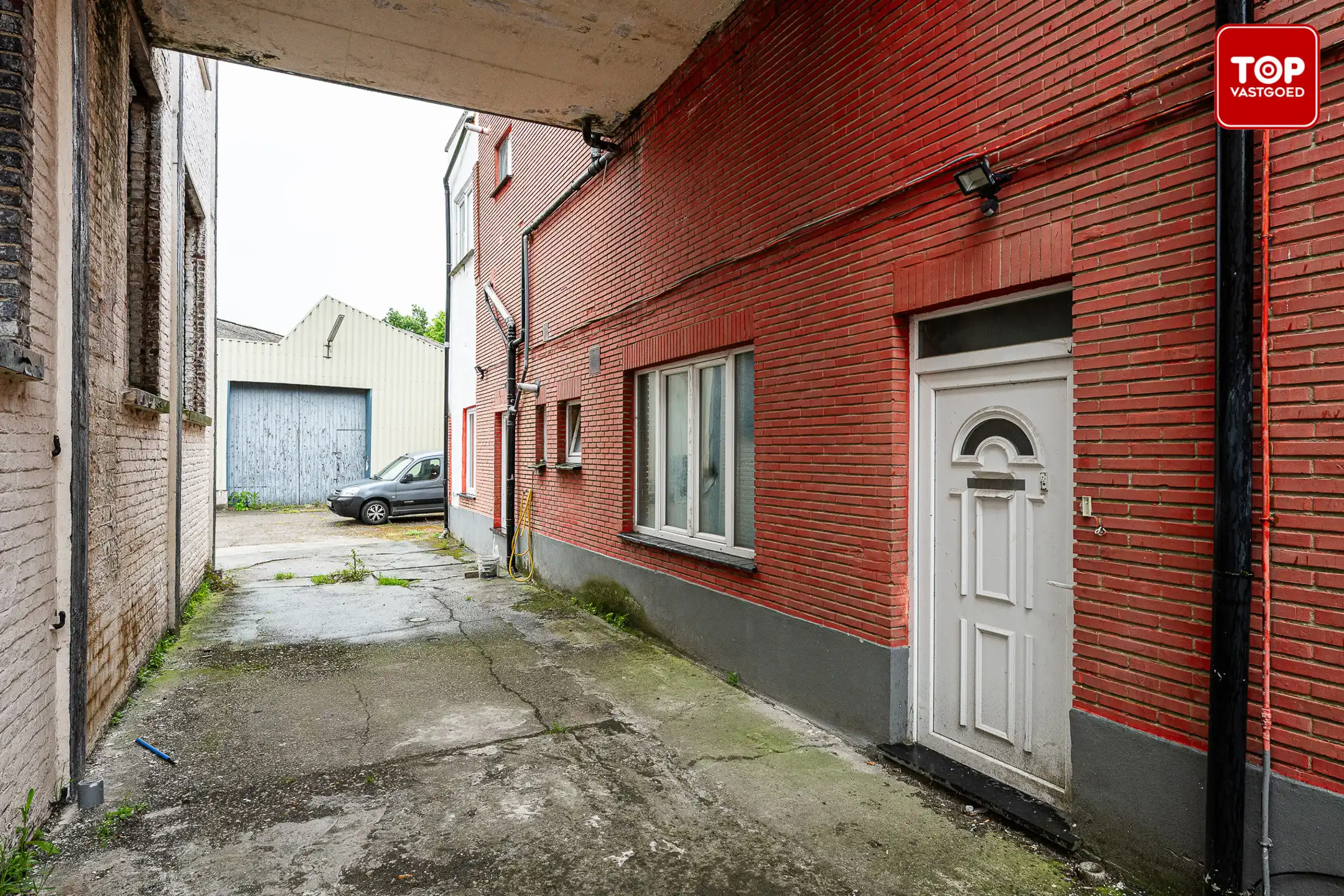 Te renoveren appartement met privé-ingang en tal van mogelijkheden. foto 2