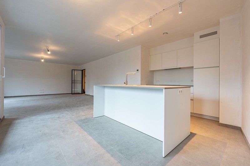 Trendy en kwalitatieve afgewerkte nieuwbouwappartementen in het hartje van Sint-Eloois-Vijve te koop! (*6% BTW) foto 6