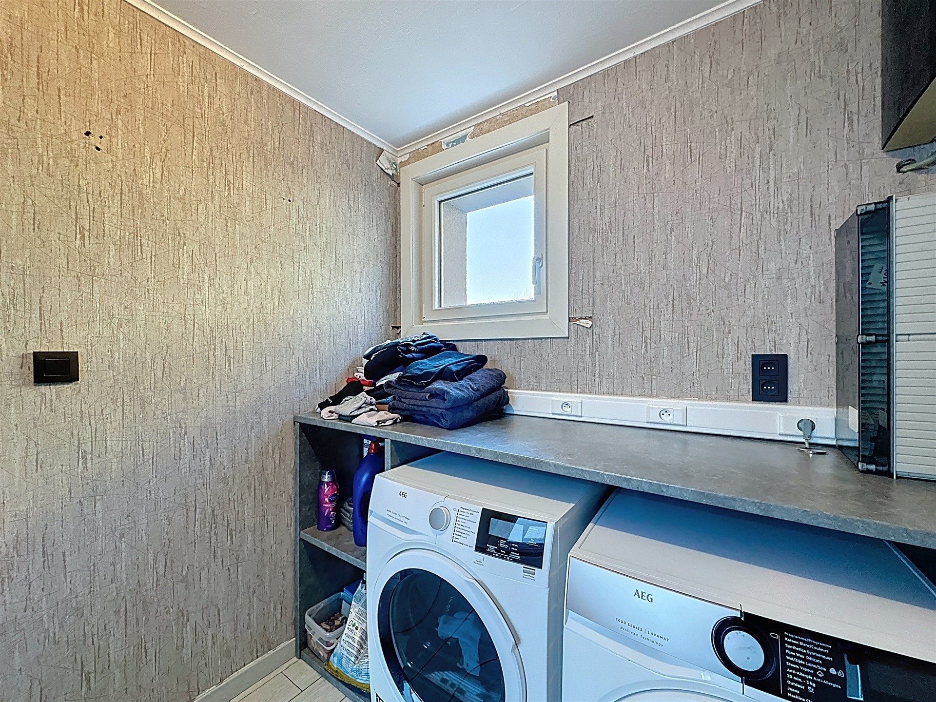 Half open bebouwing met 5 slaapkamers, garage en zicht op groen. foto 11