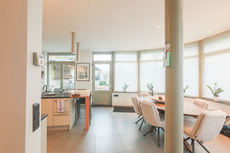 Prachtig Art-Deco-burgerhuis, met 3 slaapkamers, bureau, garage, tuin....(vloerverwarming, zonneboiler,elektr. goedgekeurd...) foto 12