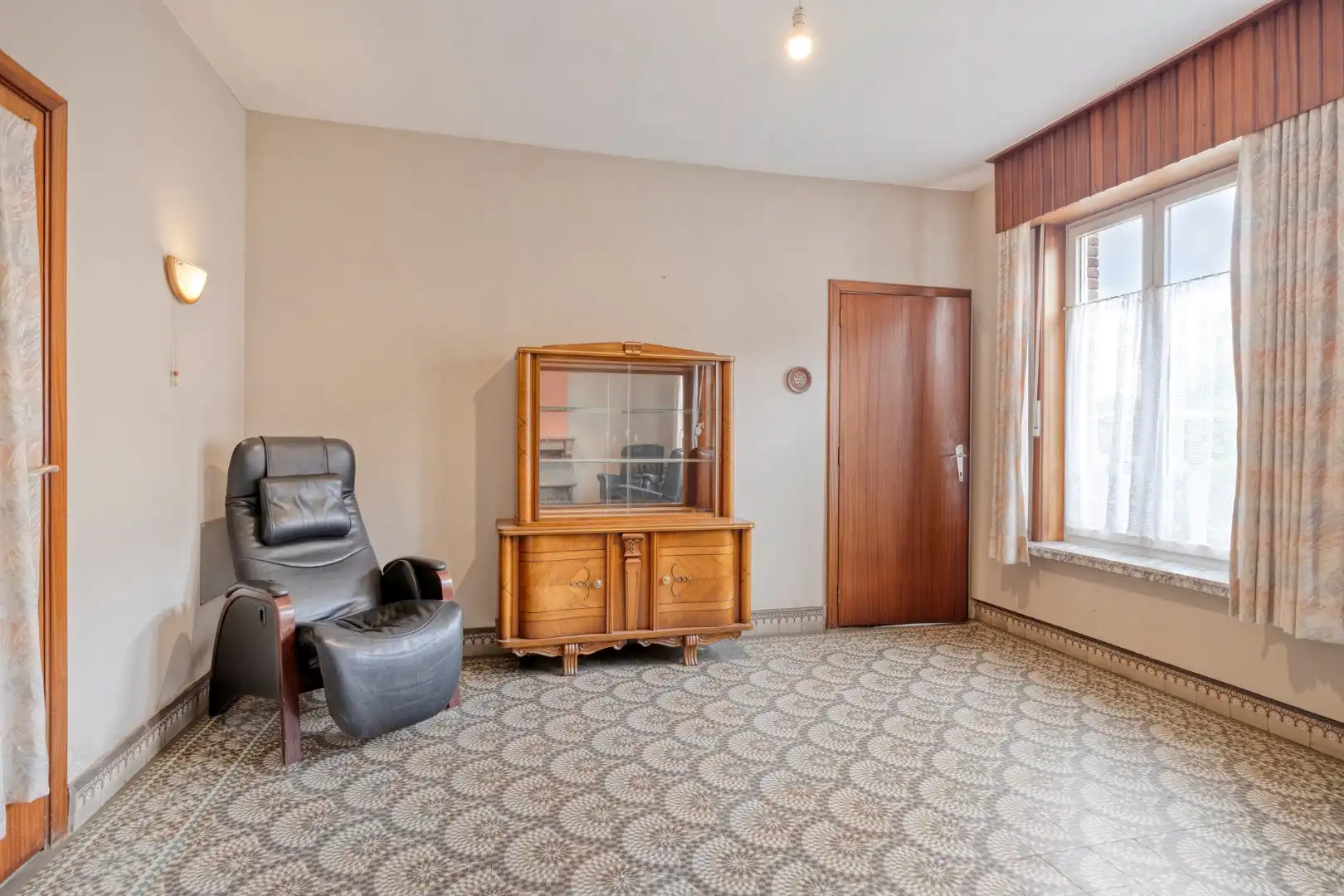 Te renoveren woning, rustig gelegen op een zonnig perceel van 767 m² te Olen-Centrum ! foto 7