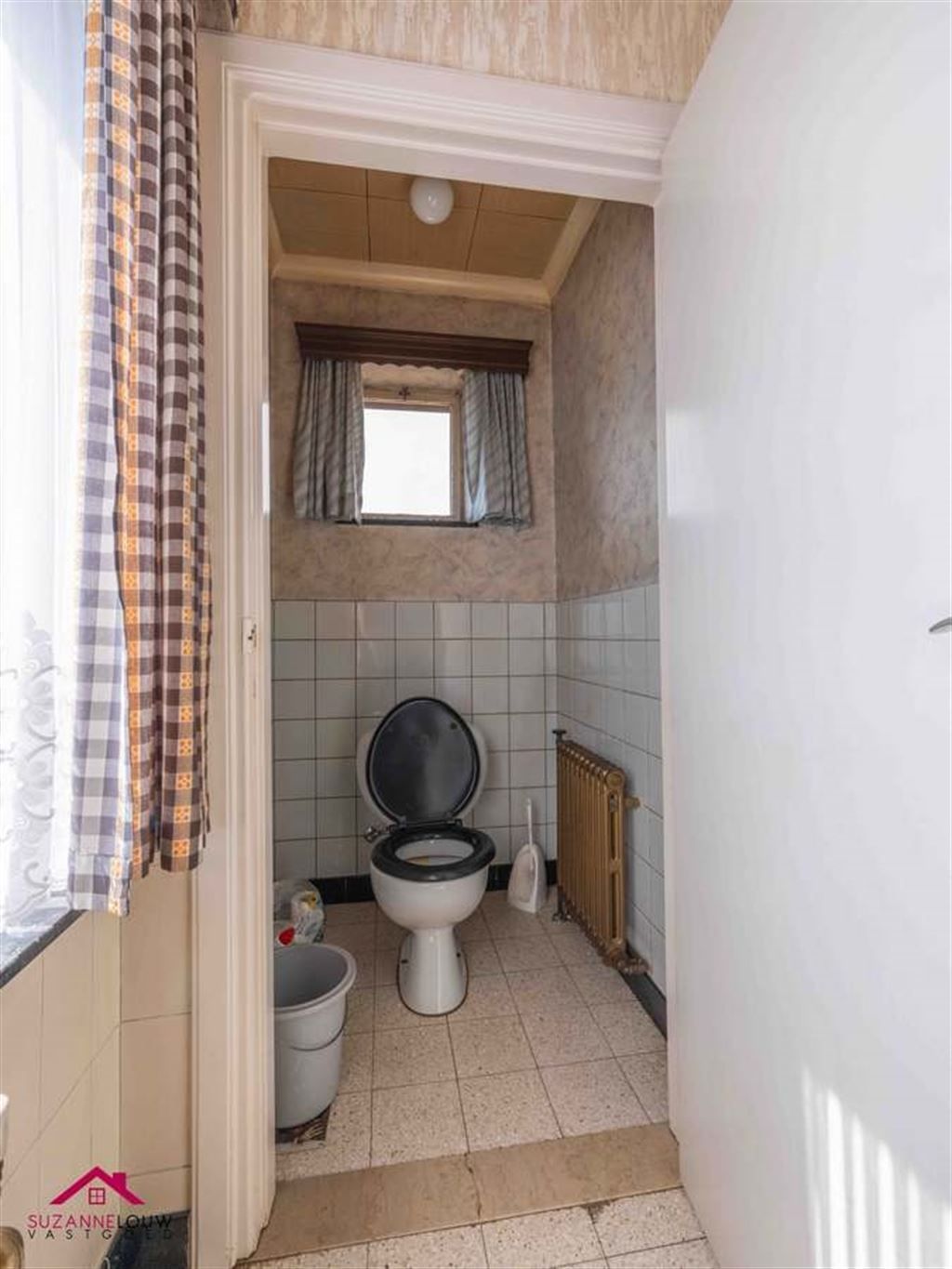 Vrijstaande, op te frissen woning foto 18