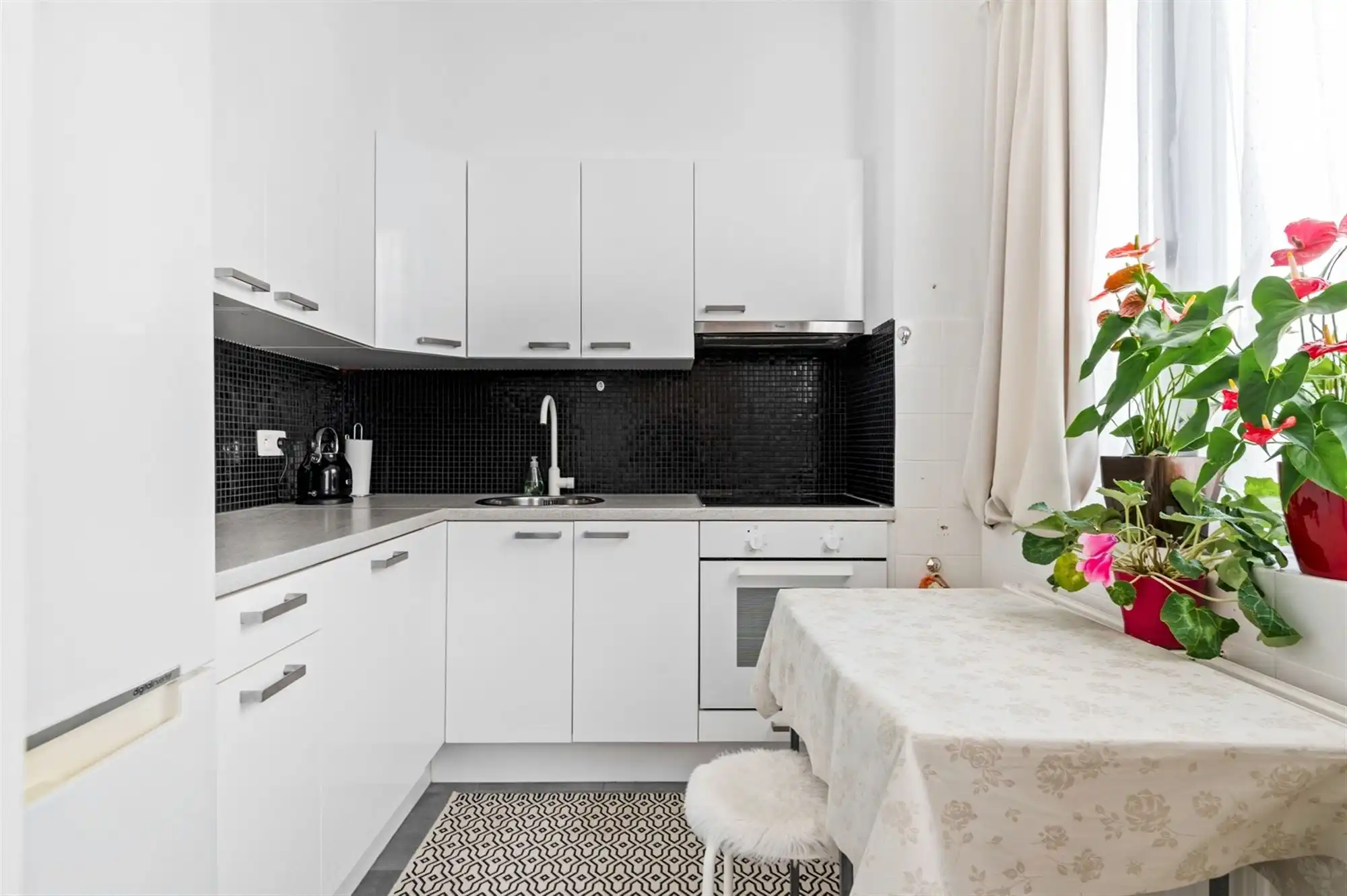 Modern 1-slaapkamerappartement vlak bij het Stadspark foto 5