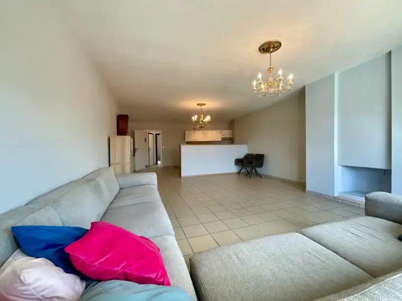 Ruim appartement met 2 slaapkamers en autostaanplaats foto 6