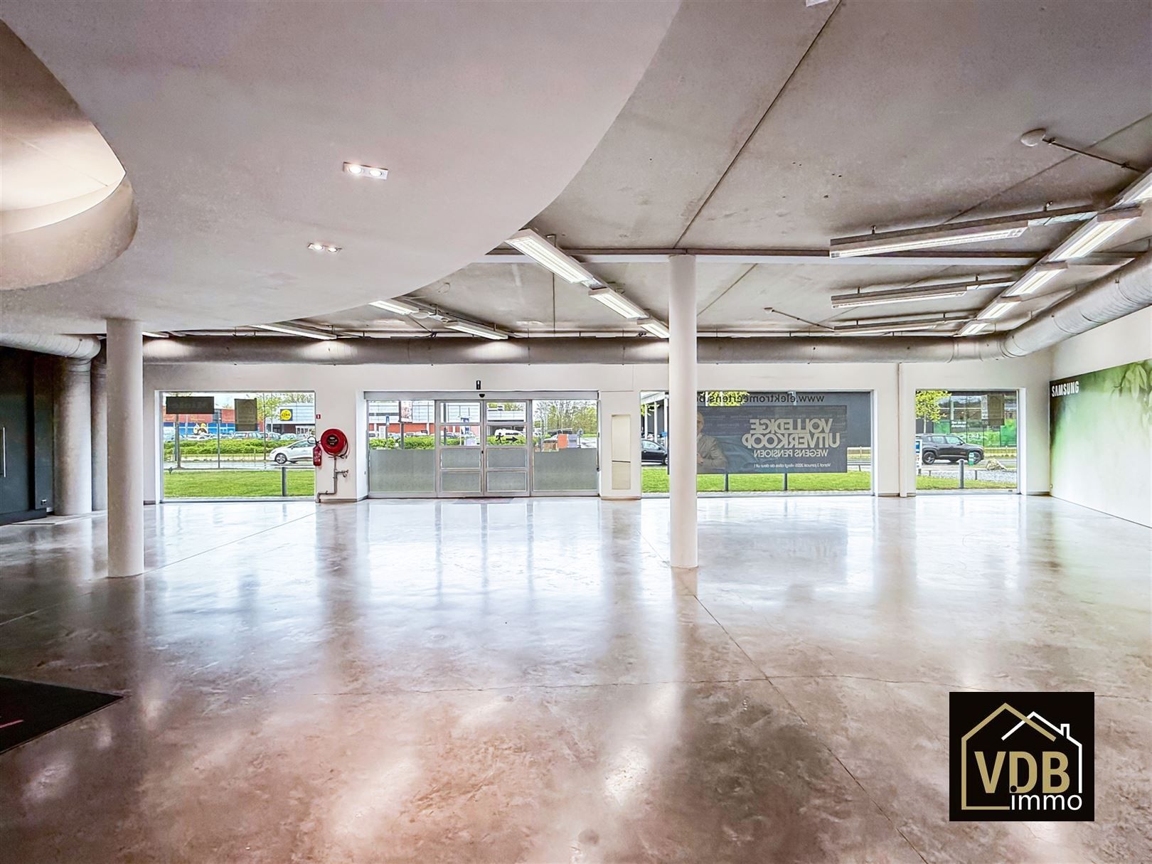 Commercieel pand op TOP locatie foto 24
