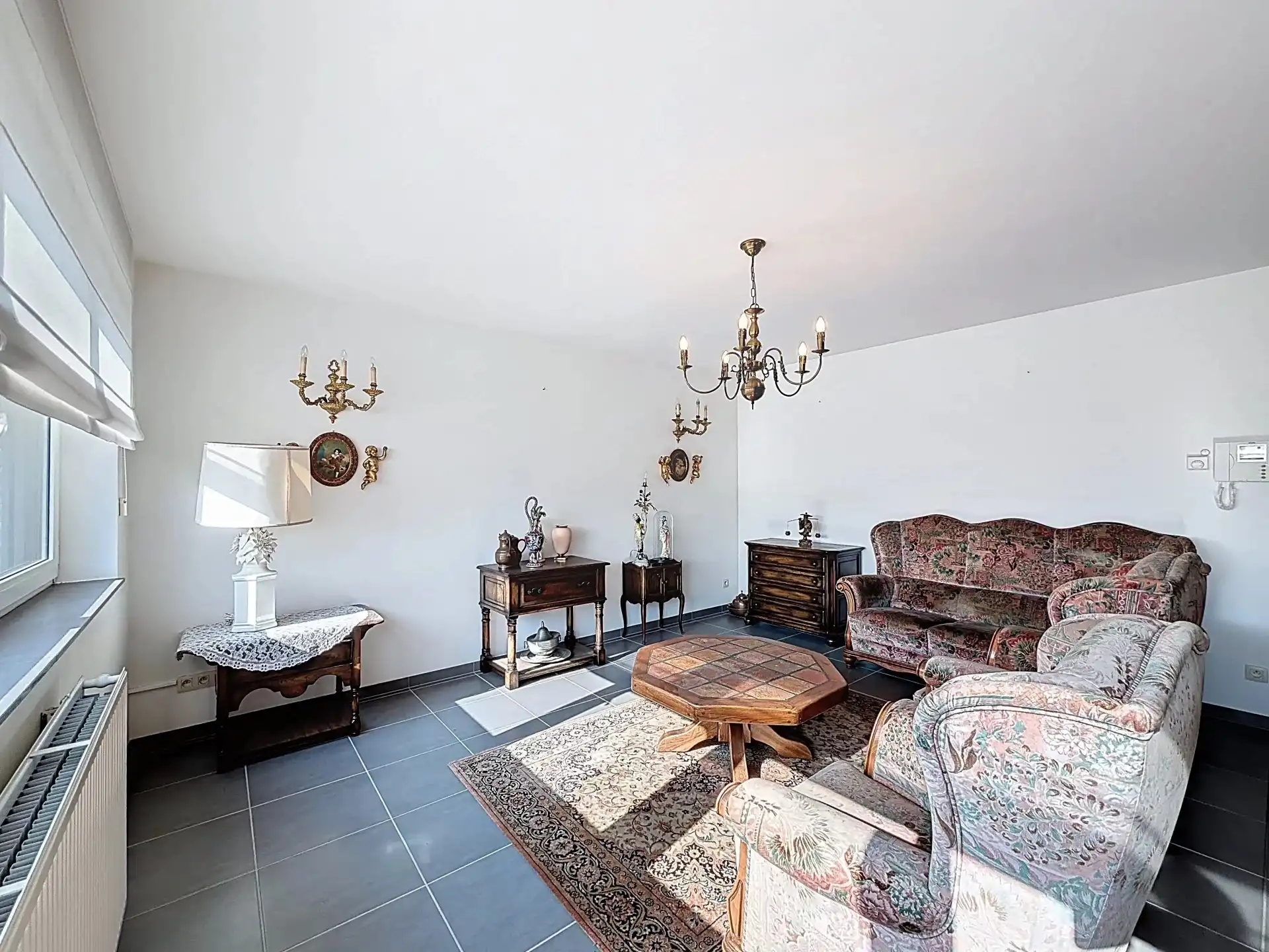 Ruim energiezuinig en verzorgd appartement met 2 slaapkamers en terras. foto 3