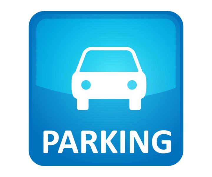 Centraal gelegen ruime autostandplaats op afgesloten parking foto {{pictureIndex}}