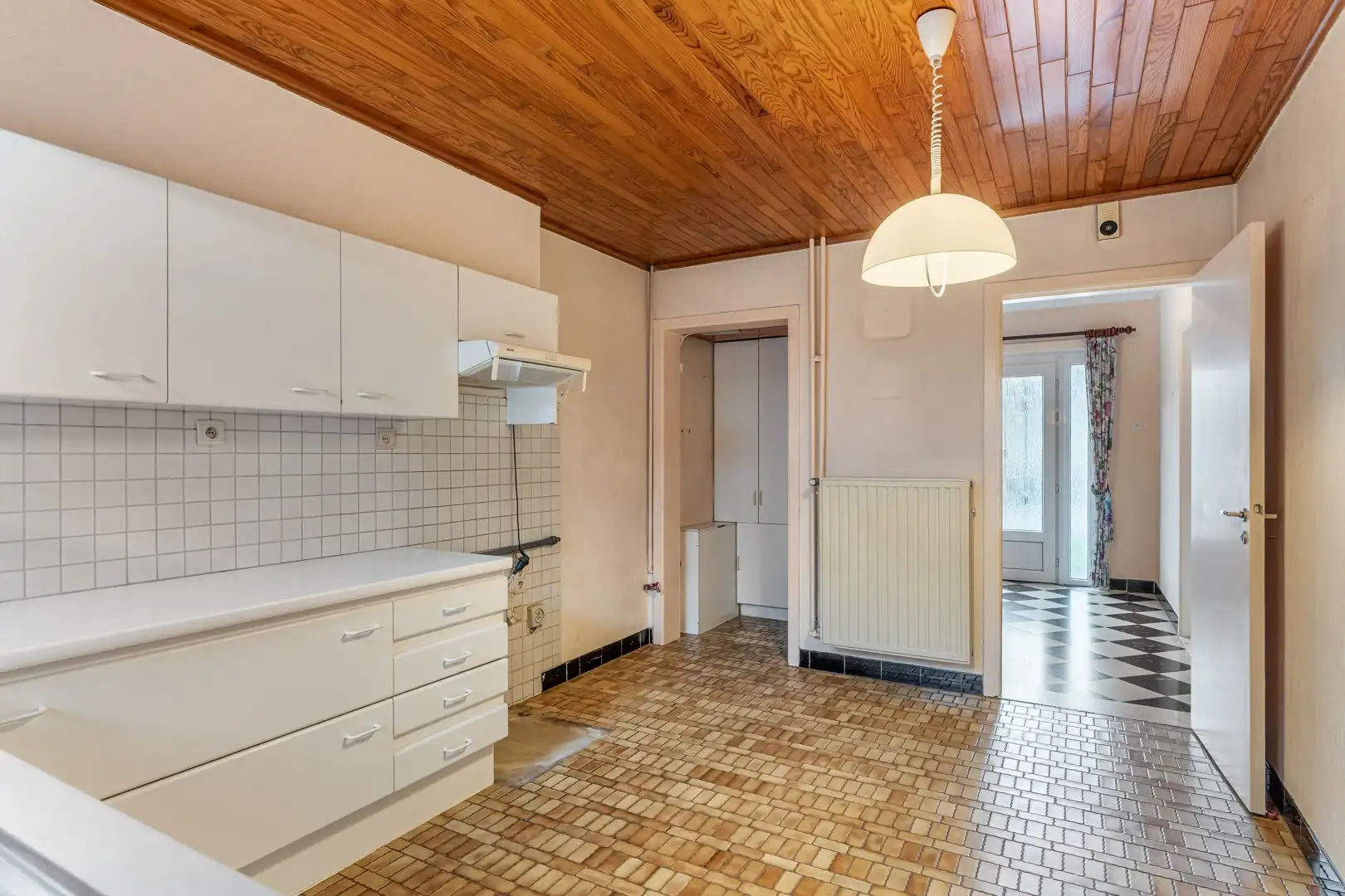 Te renoveren woning op leuke locatie! foto 5