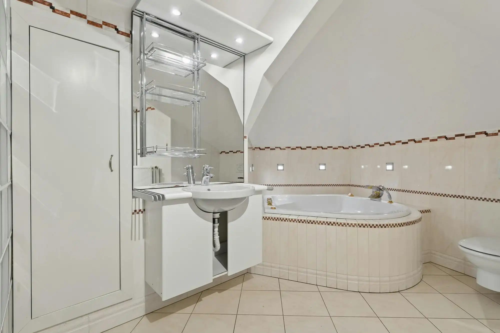 residentieel gelegen villa op 3490 m² te koop in Lichtaart foto 25