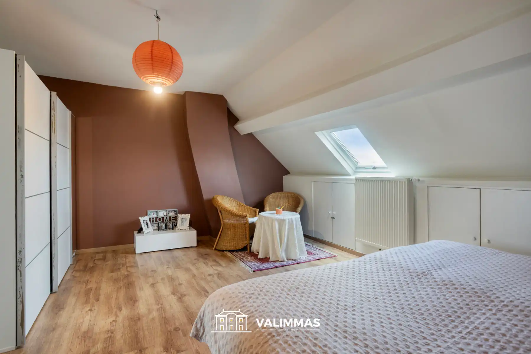 Gerenoveerde, instapklare rijwoning met 2 parkeerplaatsen... foto 19