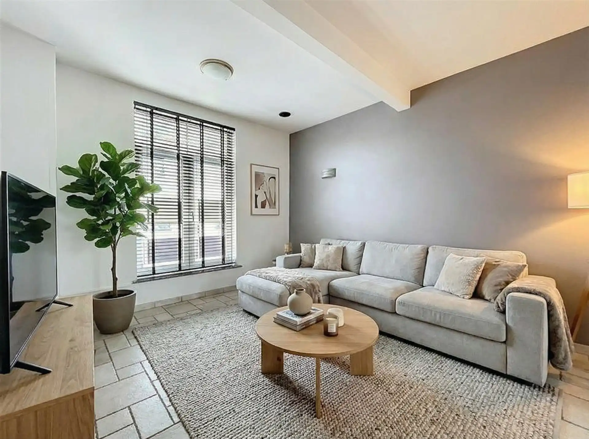 Half open bebouwing op perceel van 330m²  foto 2