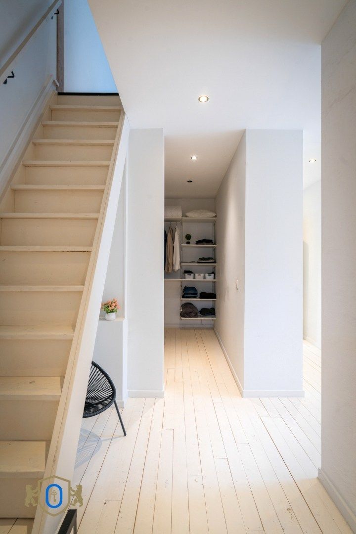 Halfopen 3-slpkr woning met tuin & carport foto 27