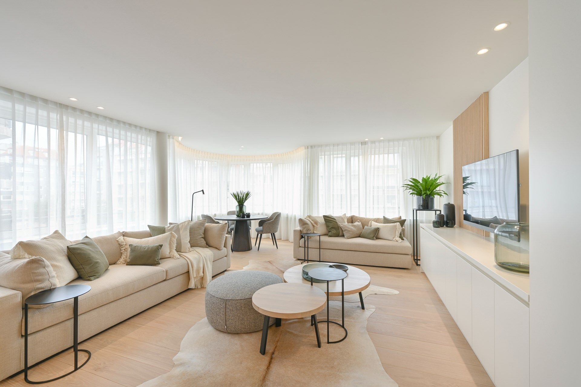 Schitterend HOEKappartement met 3 volwaardige slaapkamers ideaal gelegen in het midden van de Lippenslaan te Knokke. foto 23