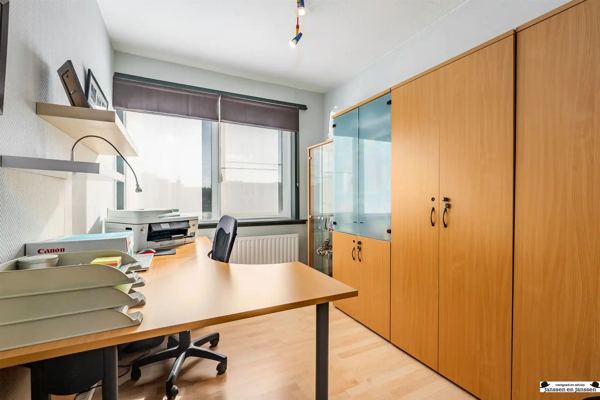 Instapklare bel-etage met 3 à 4 en twee garages! foto 15