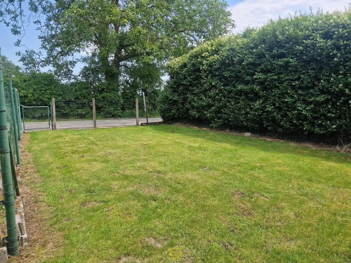 Ruime woning met 3 slpk op een perceel van 591 m² foto 15