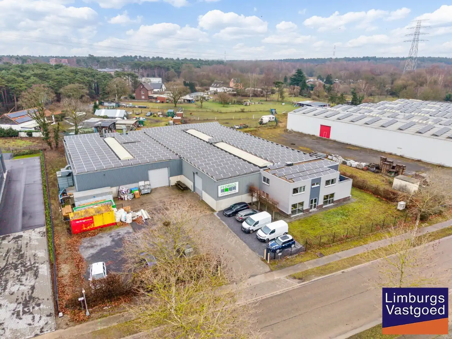 Industrieel gebouw,1.696m², met kantoren 120m² + appartement 120m², Genk-Zuid foto {{pictureIndex}}