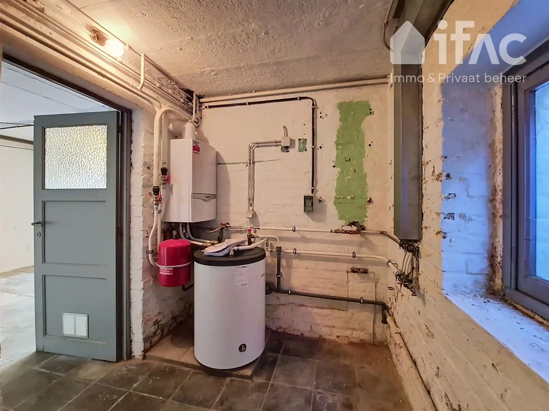 Mooi 3-gevel woning in centrum met parking&garage op 4a70ca foto 24