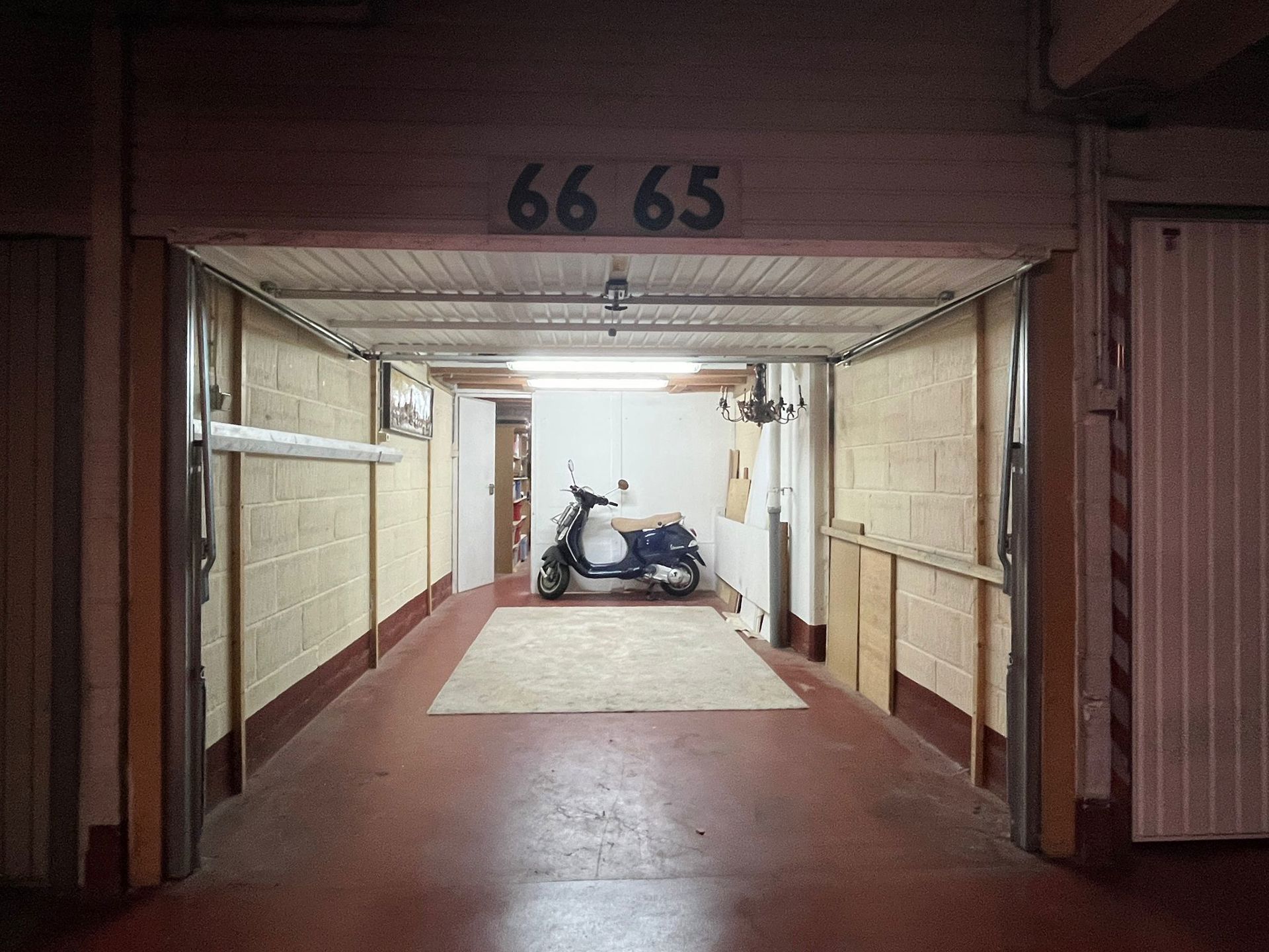 Garagebox met opslagmogelijkheden of atelierruimte foto 2