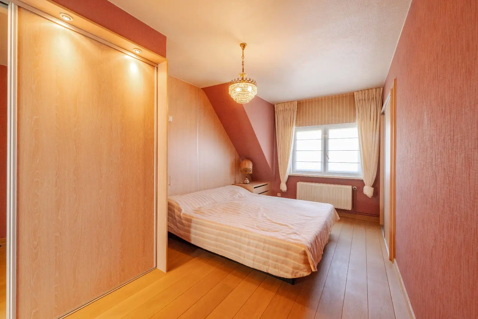 ZEER RUIME BEL ETAGE WONING MET GARAGE EN LOODS (100 m²) foto 13