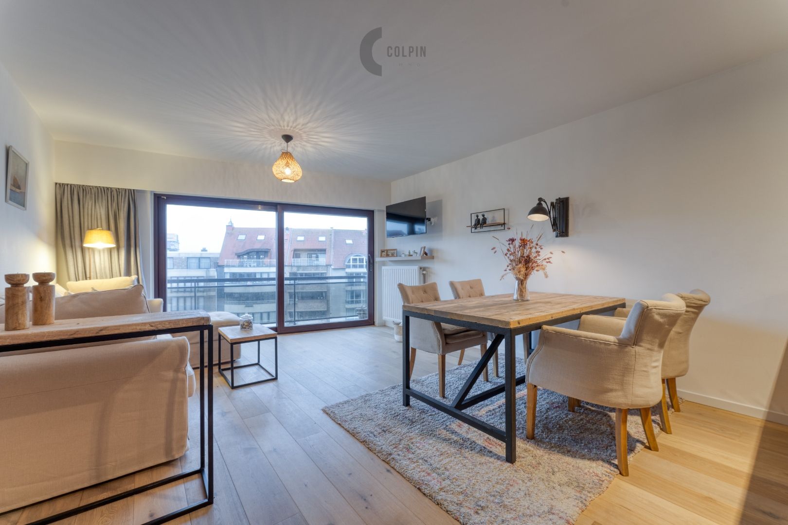 Instapklaar appartement met zonnig terras vlakbij de Zeedijk te Knokke-Heist! foto 2
