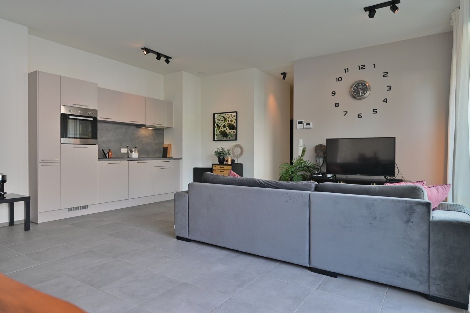 Gelijkvloers appartement met 2 slaapkamers en privétuin in het centrum van Lanaken. foto 7