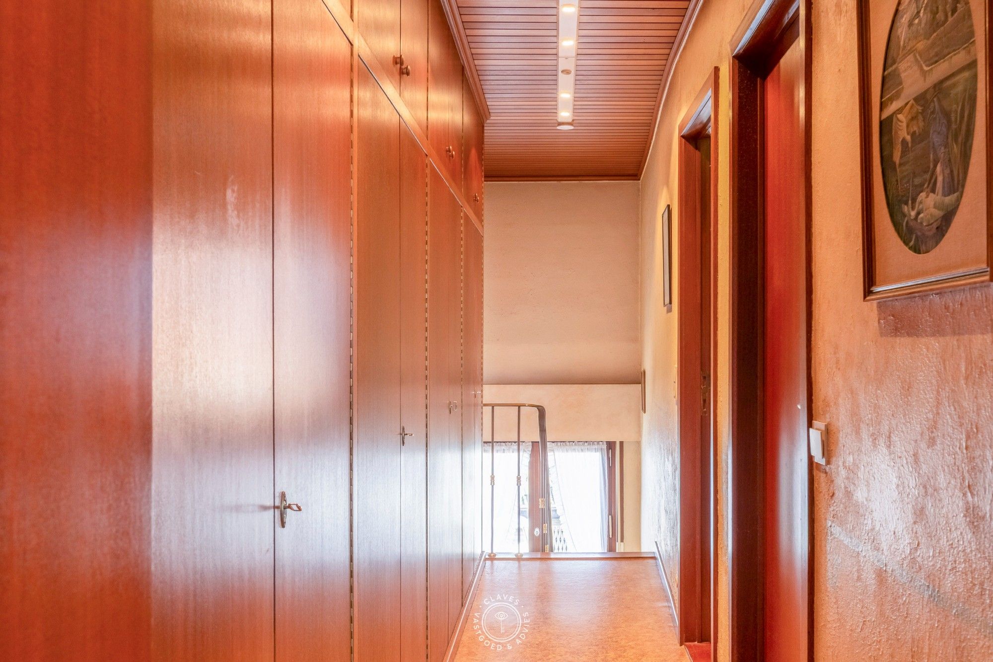 Art-deco woning met handelsruimte en garage foto 21