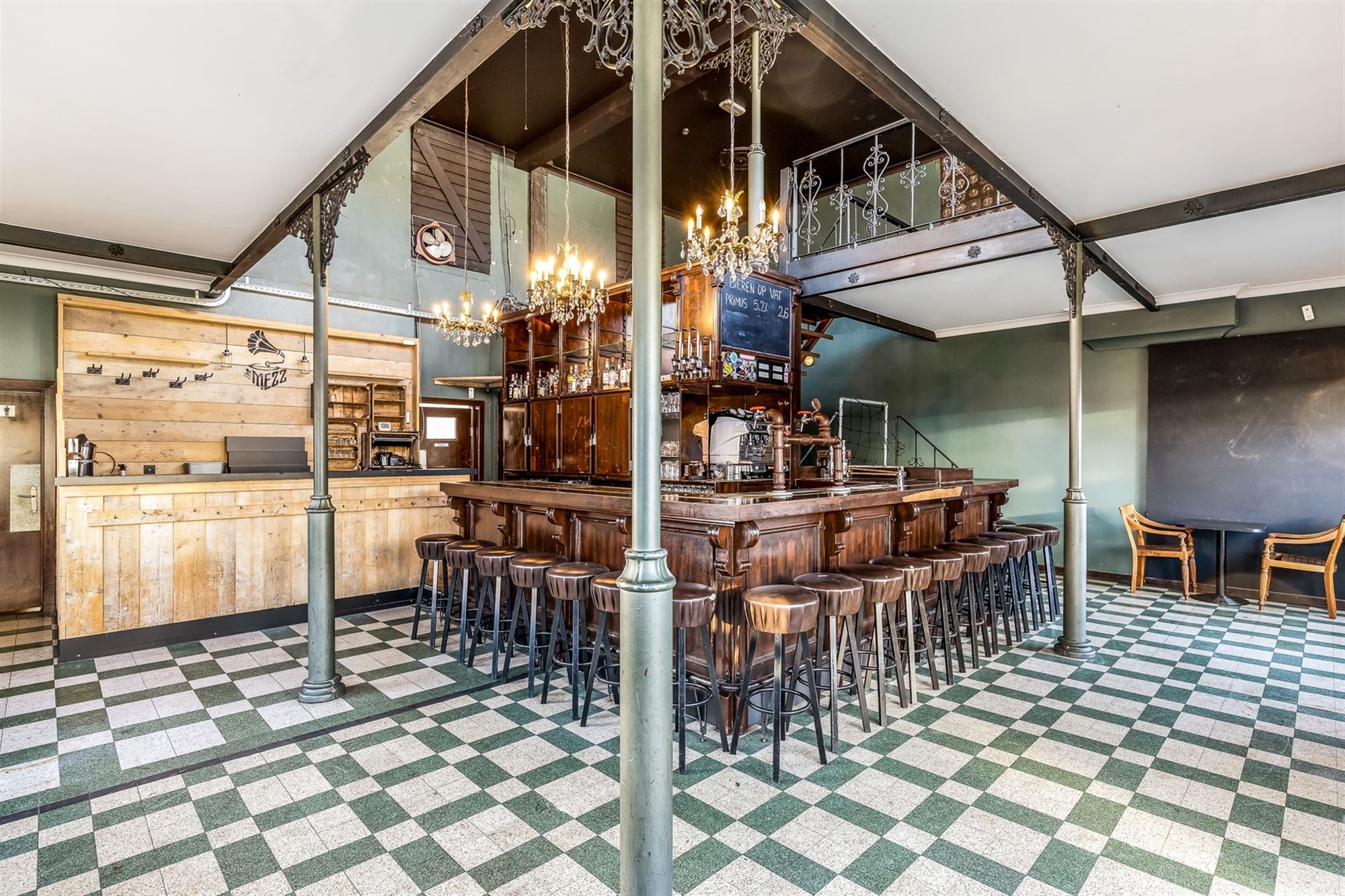 TE RENOVEREN HORECAZAAK MET POTENTIEEL, ZEER GOED GELEGEN IN HET CENTRUM VAN LEOPOLDSBURG foto 7