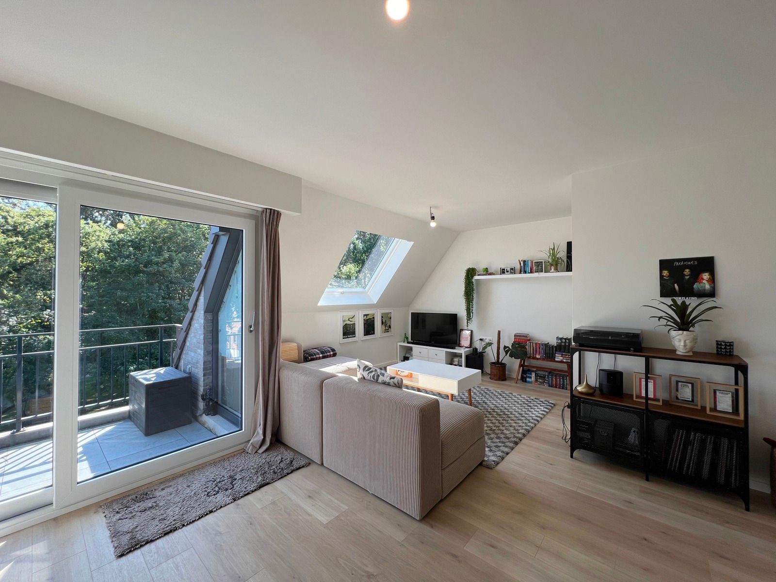 Zonnig appartement met 2 slaapkamers, terras en staanplaats  foto 3