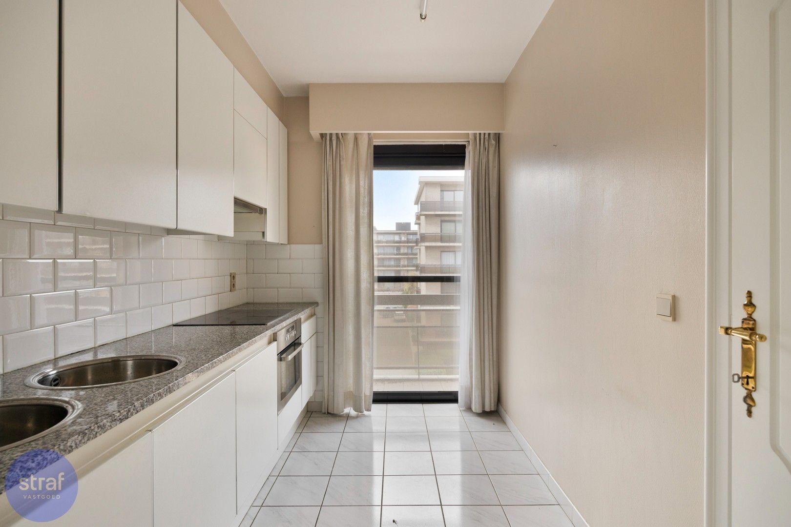 Ruim appartement in hartje Beveren foto 4