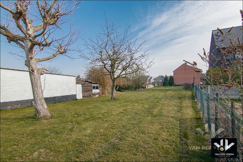 Bouwgrond +- 10 aren (huidige woning wordt afgebroken door de huidige eigenaars) voor open bebouwing op een rustige, maar zeer goed bereikbare locatie in het charmante Diepenbeek foto 7