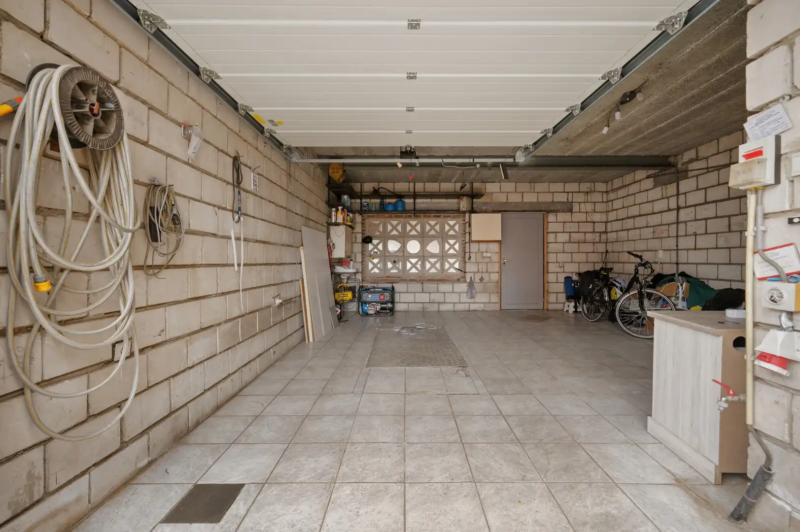 Ruime op te frissen woning op een rustige locatie - perfect voor uw droomproject! foto 14