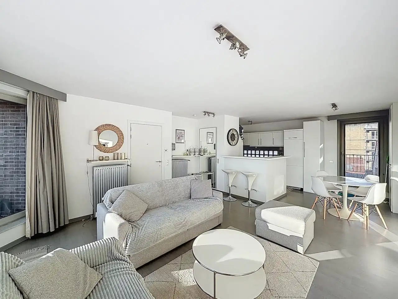 Lichtrijke penthouse met twee terrassen op de Elizabetlaan. foto {{pictureIndex}}