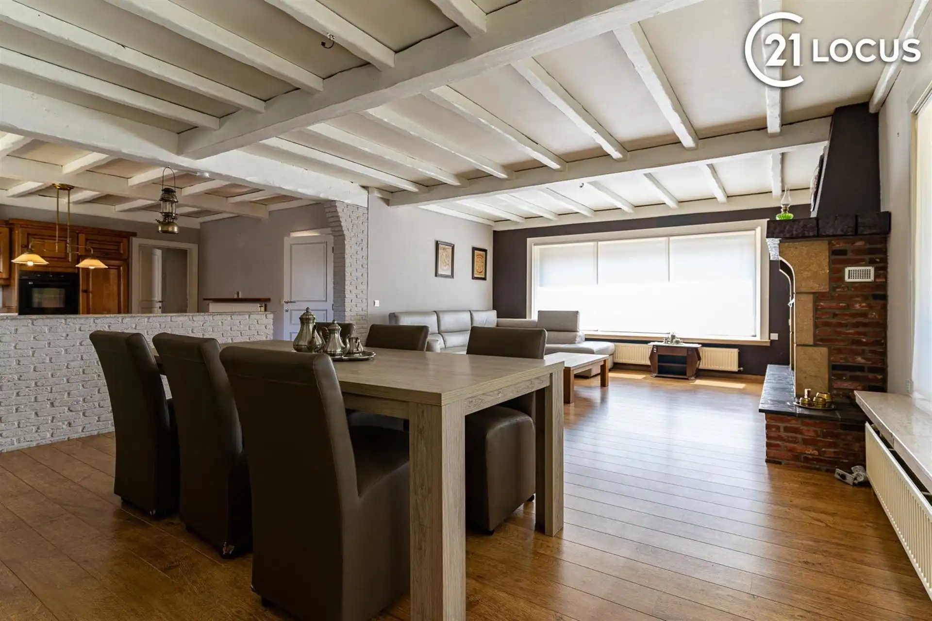 Verrassend ruime bungalow met 133 m² bergzolder foto 5