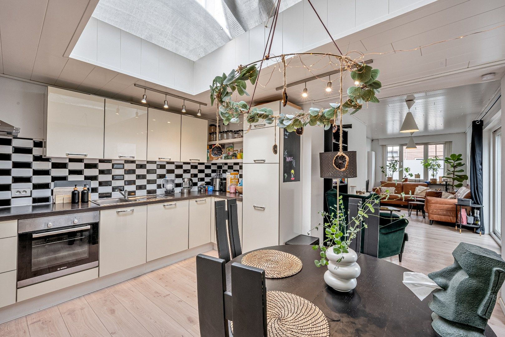 Instapklare woning met tuintje en garage in hartje Gent foto 9