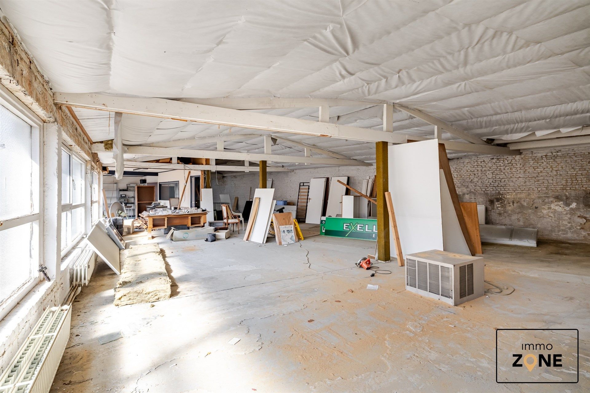 Handelspand met appartement te koop in het centrum van Hamme foto 8