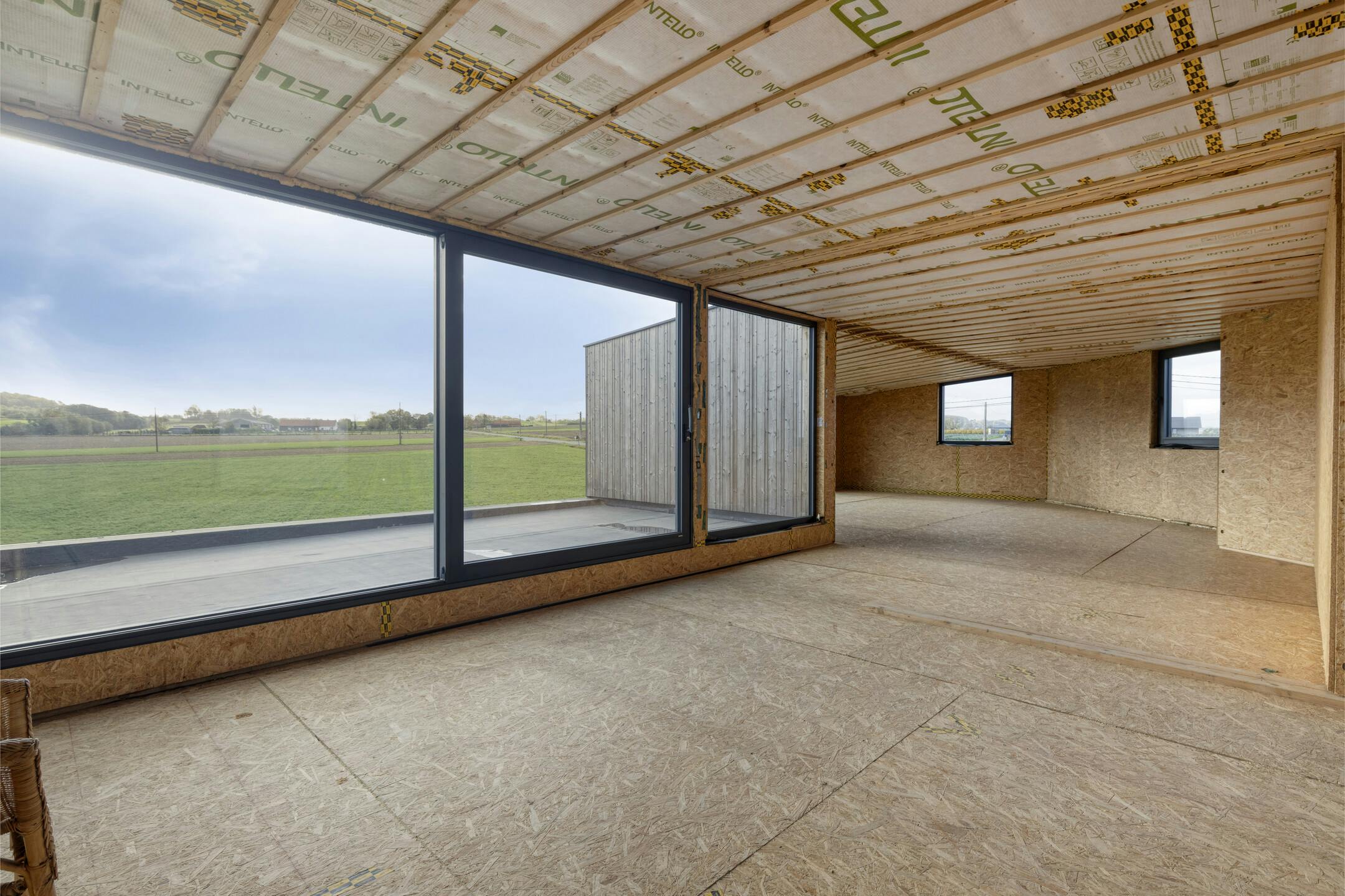 Moderne houtskeletwoning met panoramisch uitzicht foto 16