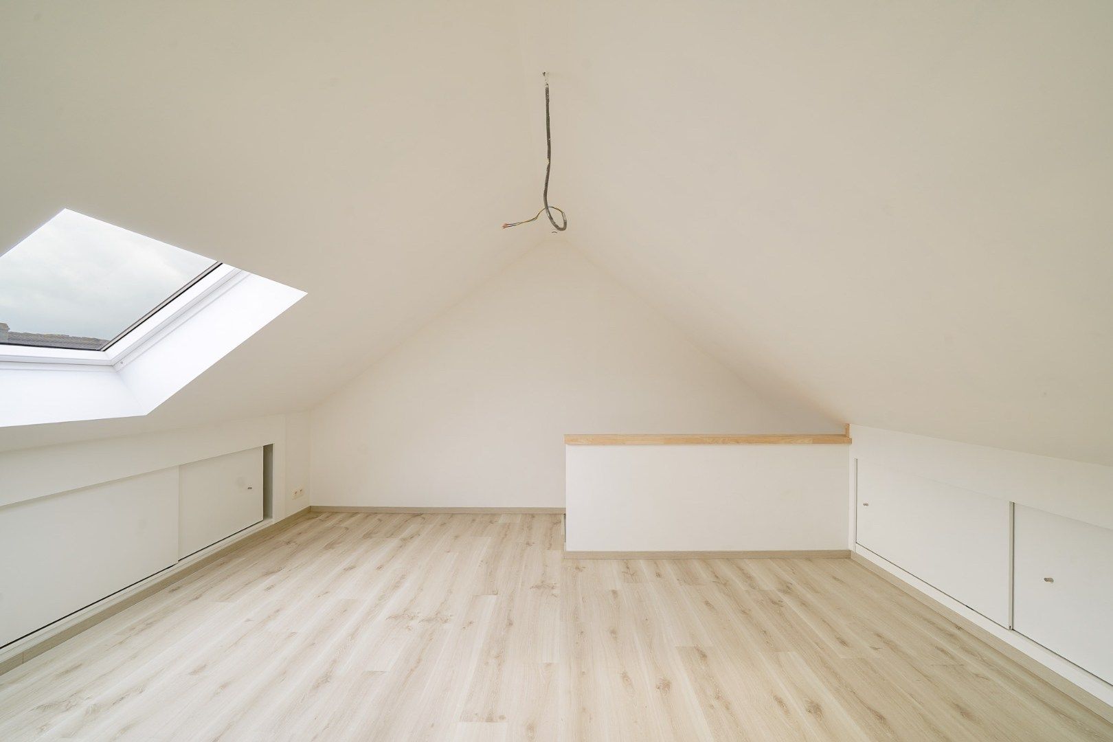 Volledig gerenoveerde rijwoning met 3 slaapkamers in Stene foto 14