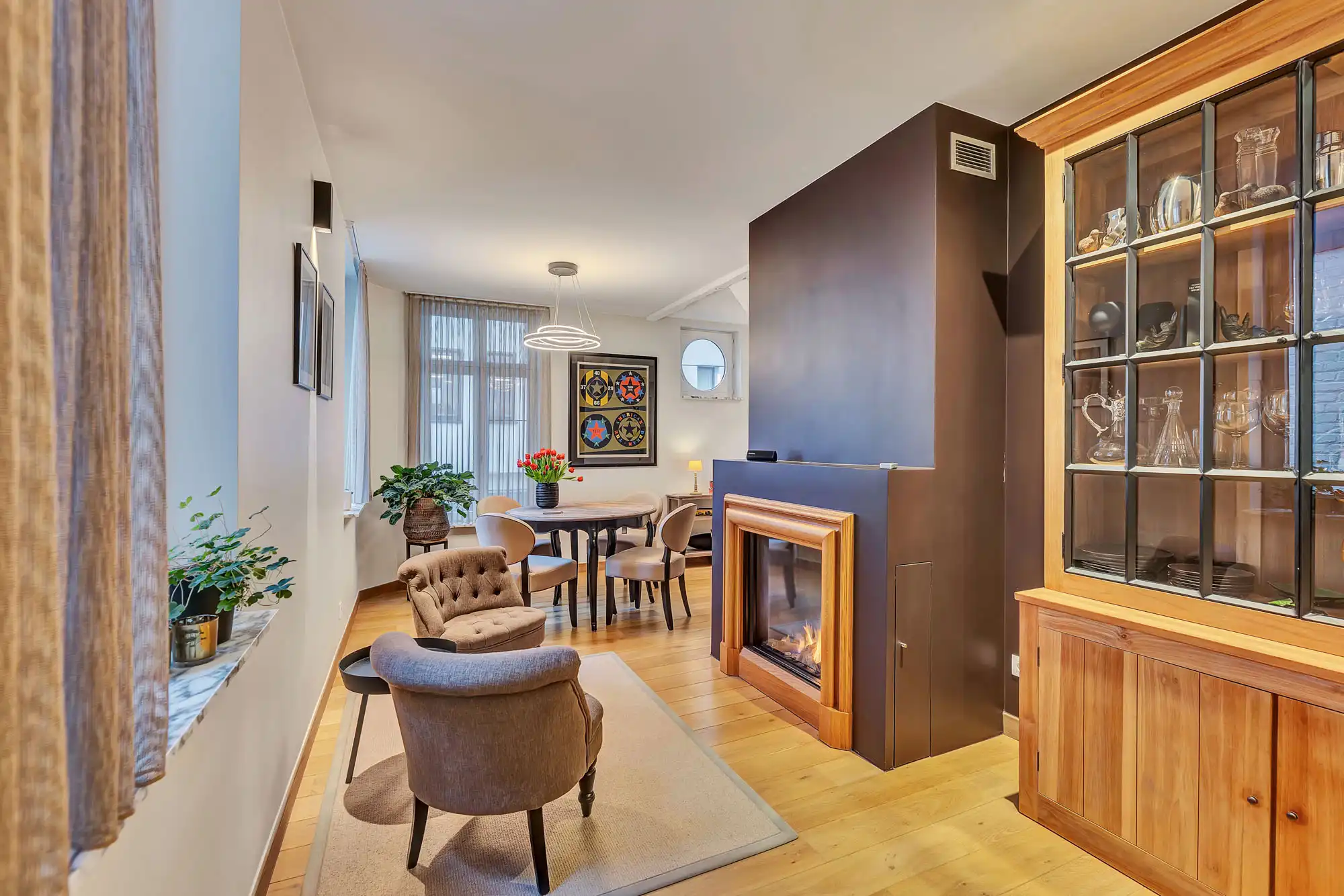 Uitzonderlijke eigendom met 2 handelspanden en appartement foto 4