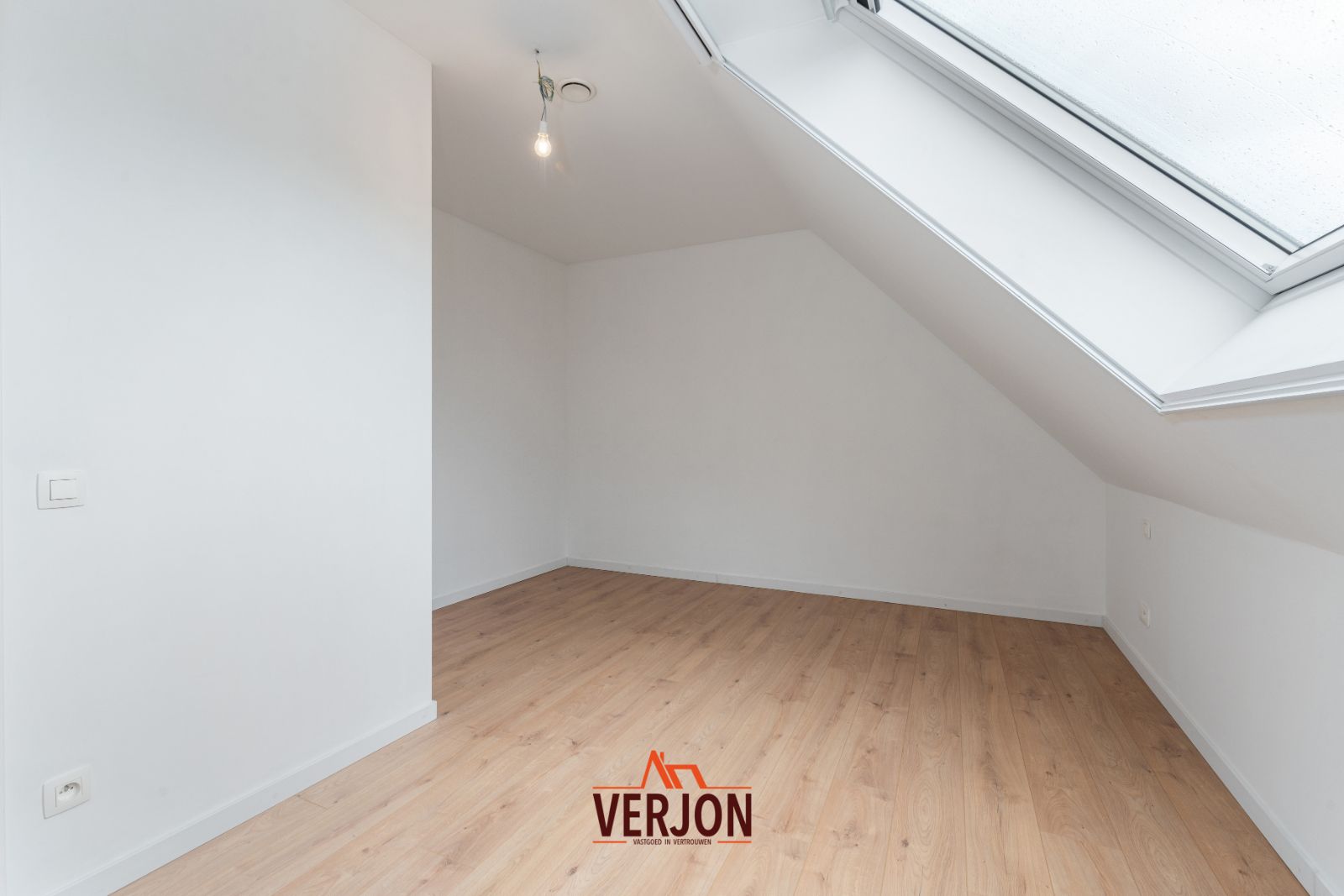 Prachtige woning met 4 slaapkamers, carport en zonnepanelen nabij centrum Ingelmunster foto 14