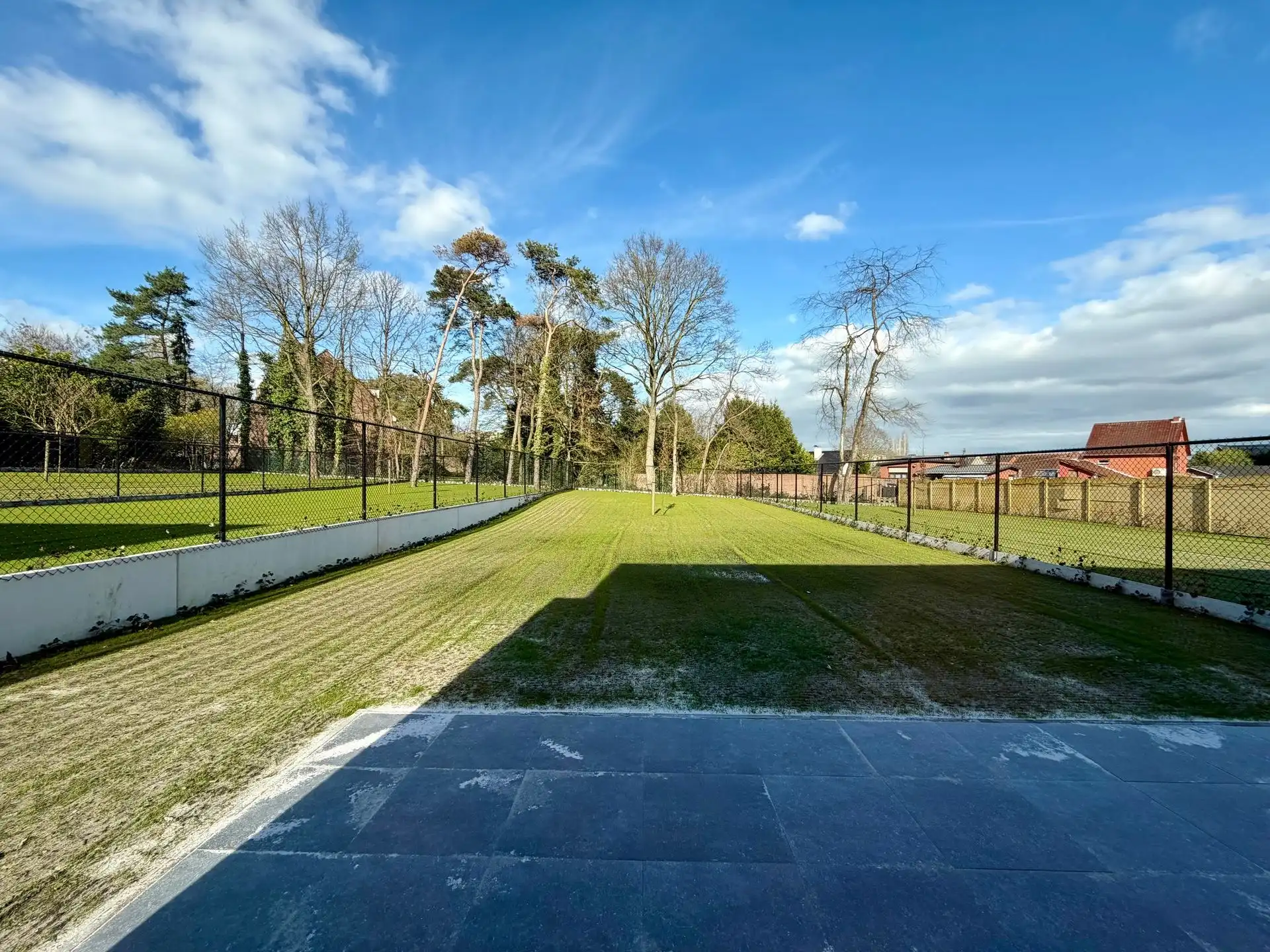 Nieuwbouwwoningen - instapklaar, energiezuinig, prachtige ligging en 3 slaapkamers foto 2